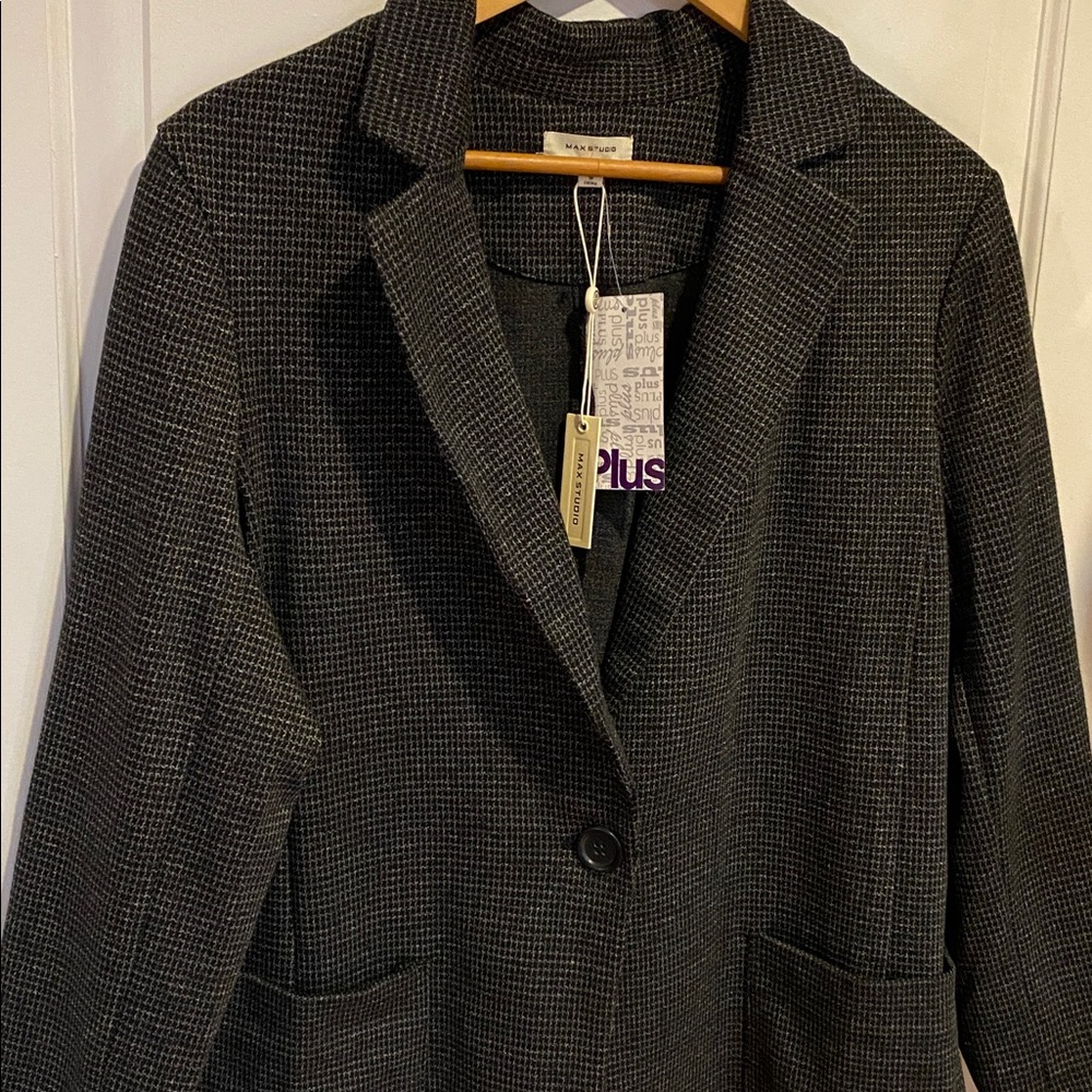 NWT Max Studio Houndstooth Black and Gray Blazer Stretchy Soft Business Casual